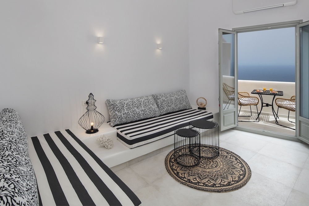 Seven Suites — Hotel rooms in Imerovigli, South Aegean