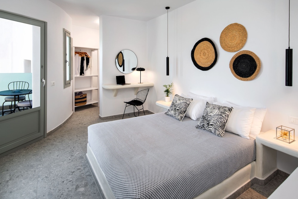 Seven Suites — Hotel rooms in Imerovigli, South Aegean