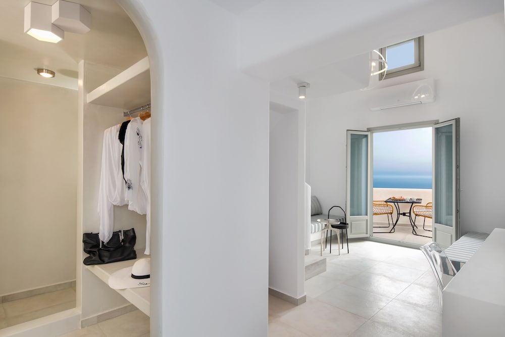 Seven Suites — Hotel rooms in Imerovigli, South Aegean