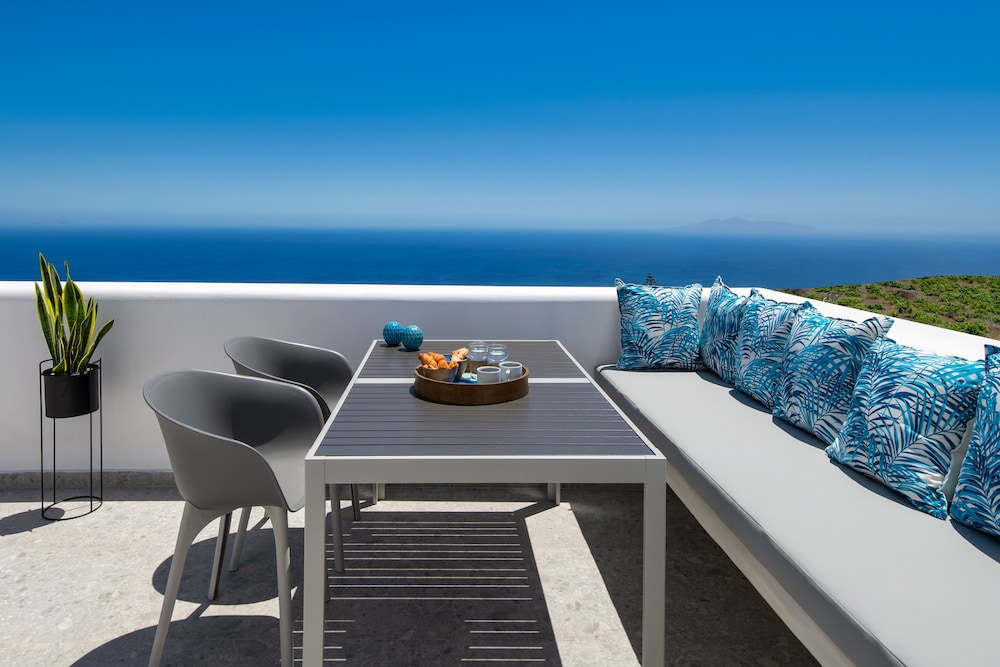 Seven Suites — Hotel rooms in Imerovigli, South Aegean