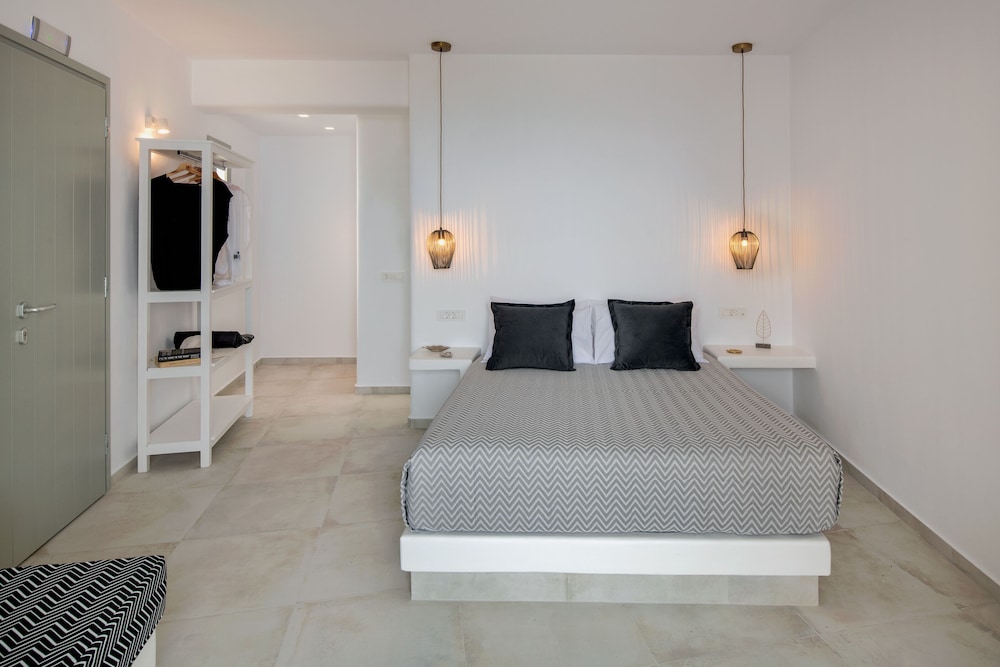 Seven Suites — Hotel rooms in Imerovigli, South Aegean