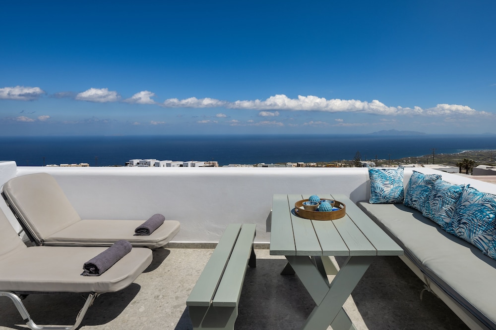 Seven Suites — Hotel building in Imerovigli, South Aegean