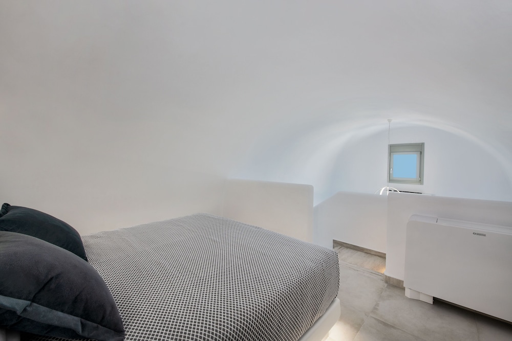 Seven Suites — Hotel rooms in Imerovigli, South Aegean