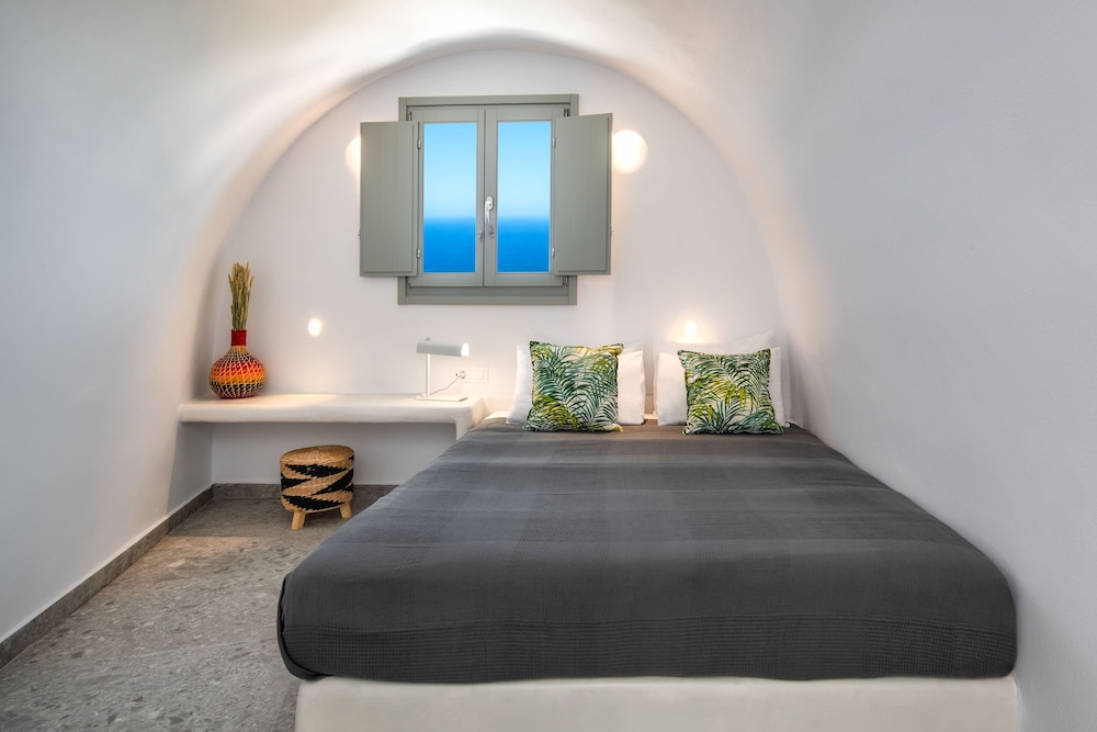Seven Suites — Hotel rooms in Imerovigli, South Aegean