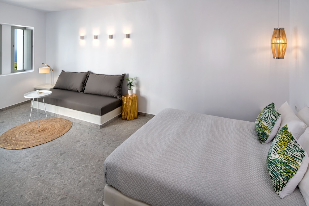 Seven Suites — Hotel rooms in Imerovigli, South Aegean