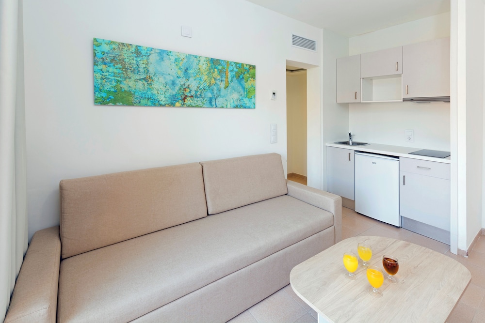Cabot Club Torre Blanca — Hotel rooms in Sa Coma, Balearic Islands