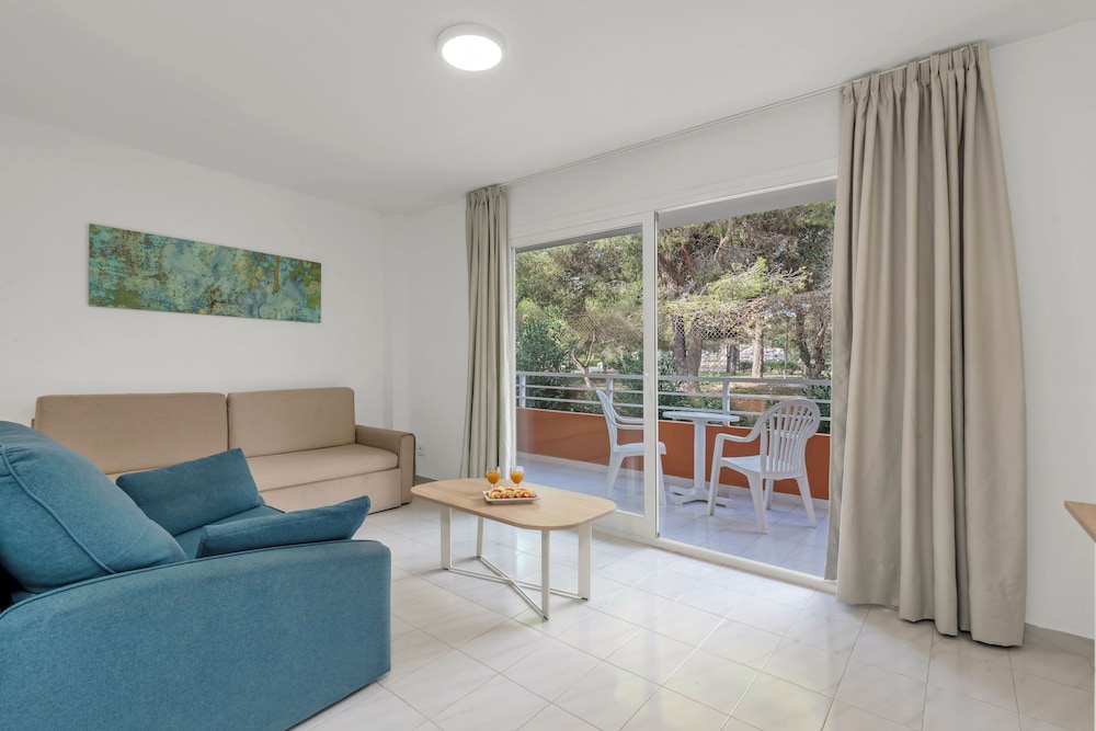 Cabot Club Torre Blanca — Hotel rooms in Sa Coma, Balearic Islands