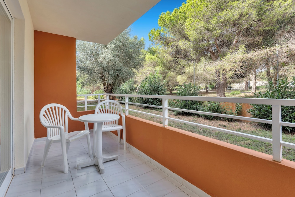 Cabot Club Torre Blanca — Hotel rooms in Sa Coma, Balearic Islands