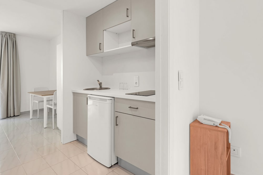 Cabot Club Torre Blanca — Hotel rooms in Sa Coma, Balearic Islands
