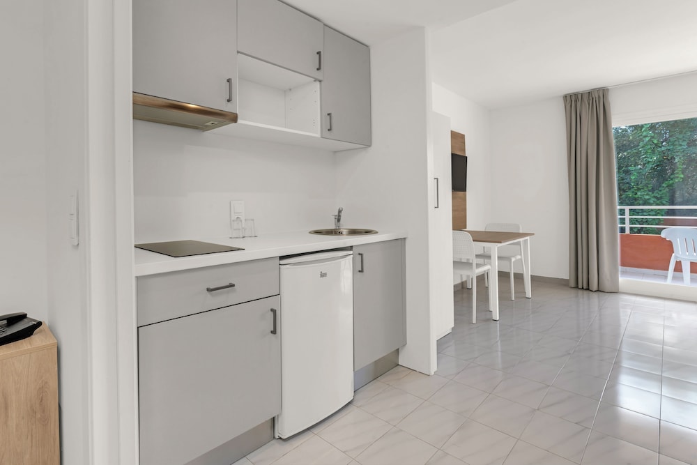 Cabot Club Torre Blanca — Hotel rooms in Sa Coma, Balearic Islands