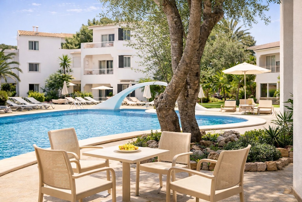 Cabot Club Torre Blanca — Swimming pool in Sa Coma, Balearic Islands