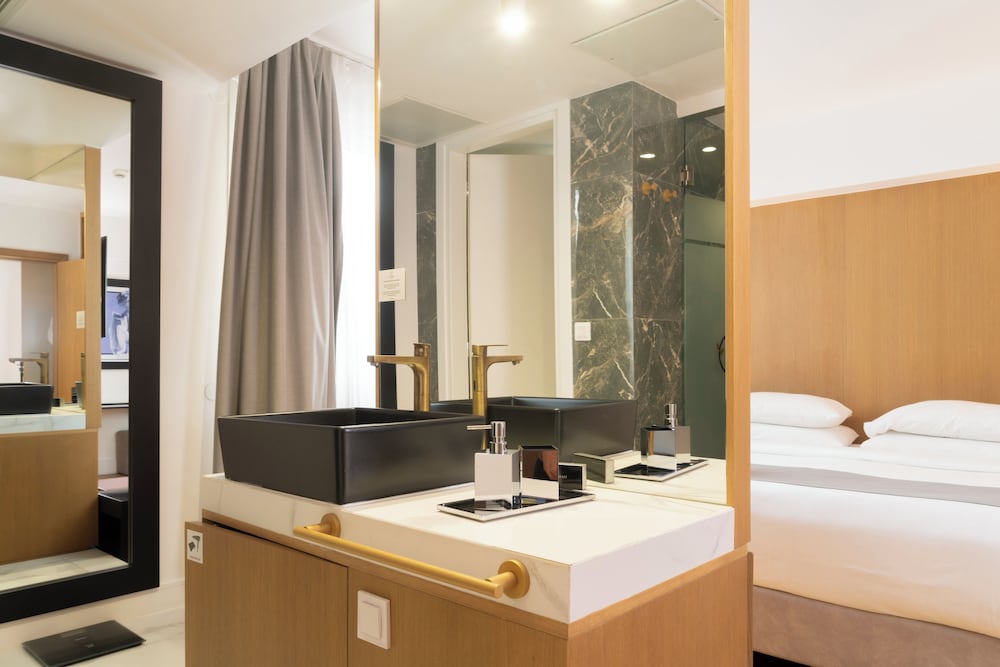 Elia Ermou Athens Hotel — Hotel rooms in Athens, Attica