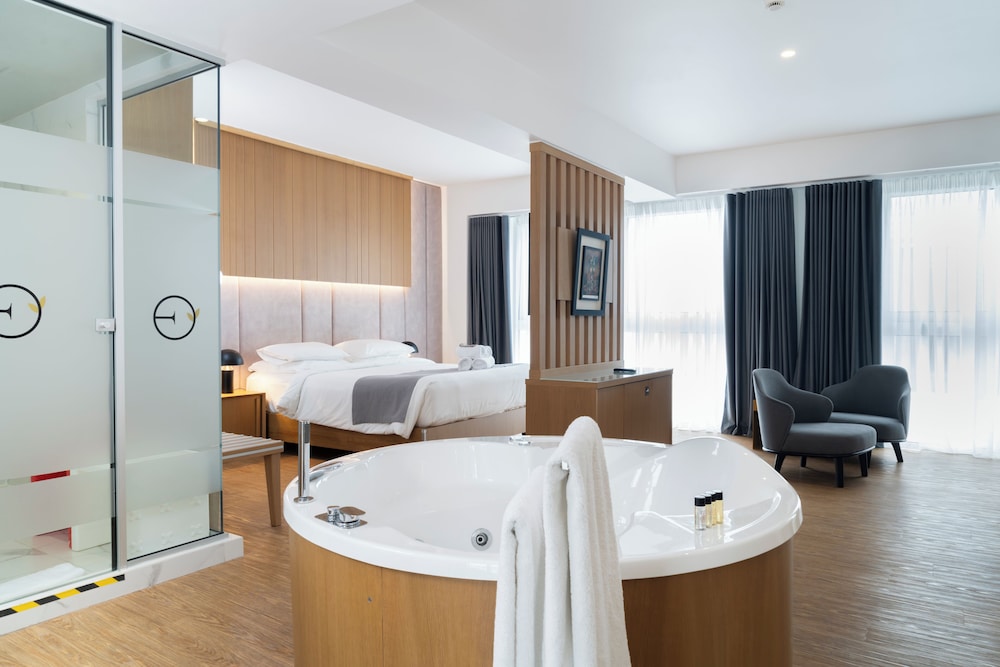 Elia Ermou Athens Hotel — Hotel rooms in Athens, Attica
