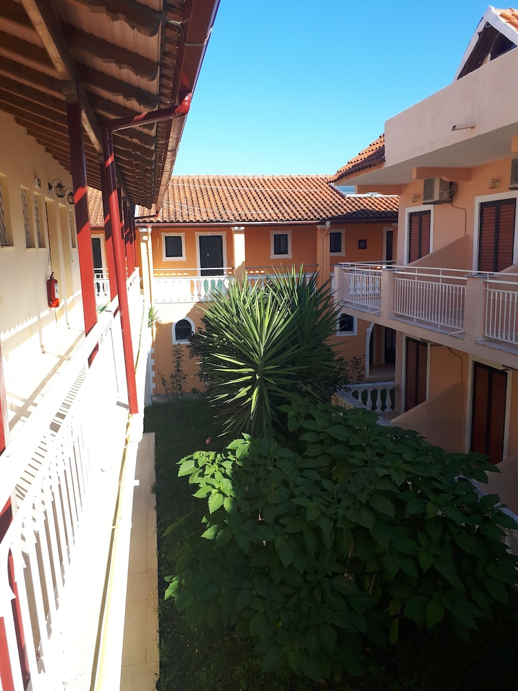 Sophie Studios — Hotel building in Roda, Ionian Islands