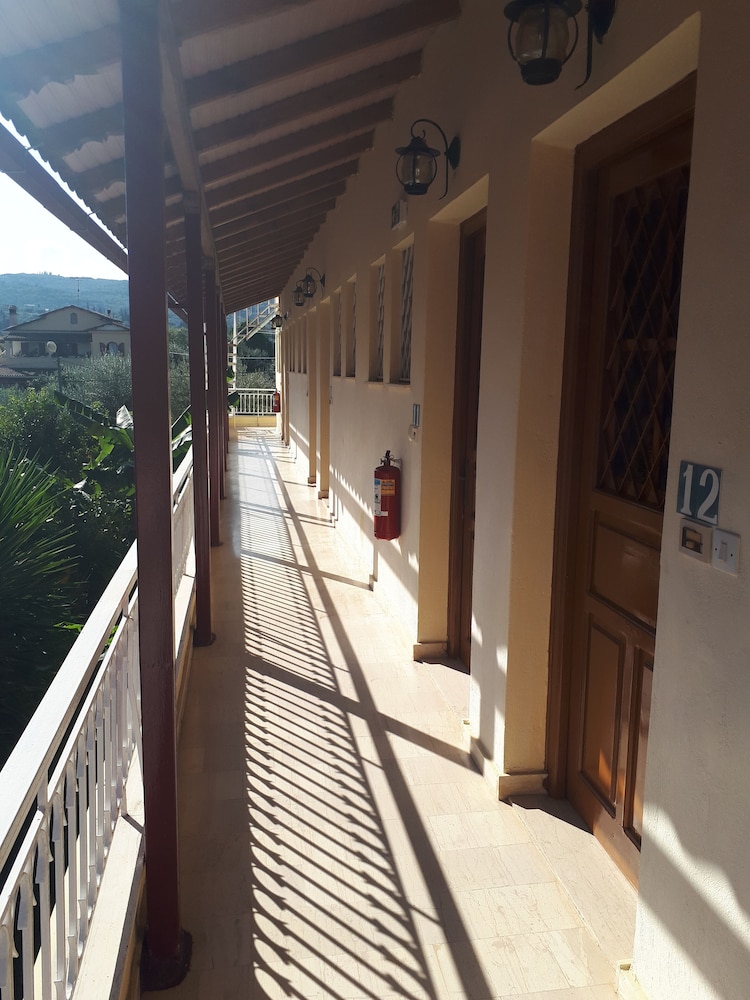 Sophie Studios — Hotel building in Roda, Ionian Islands