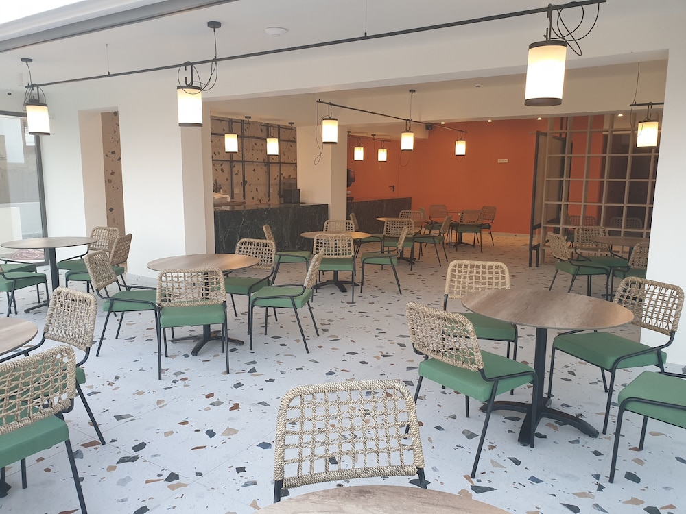 Mazoren Art Hotel — Restaurant & bars in Faliraki, South Aegean