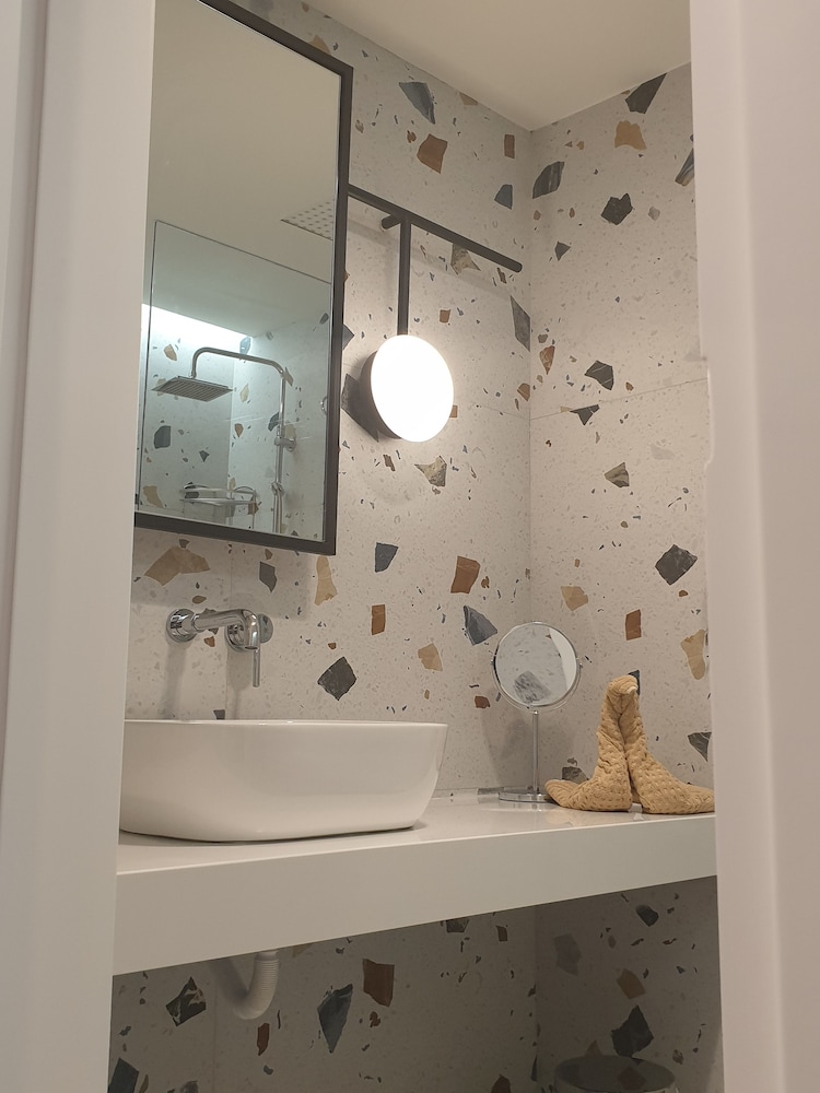 Mazoren Art Hotel — Hotel rooms in Faliraki, South Aegean
