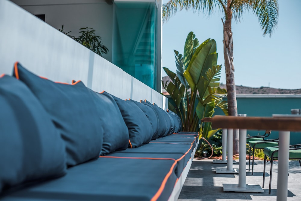 Mazoren Art Hotel — Hotel rooms in Faliraki, South Aegean