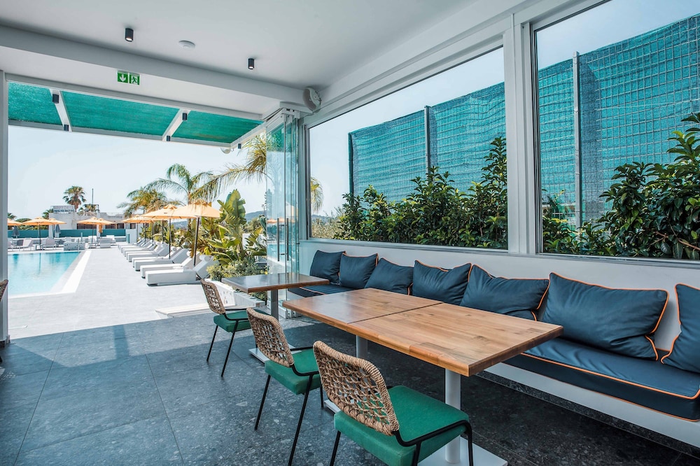Mazoren Art Hotel — Restaurant & bars in Faliraki, South Aegean