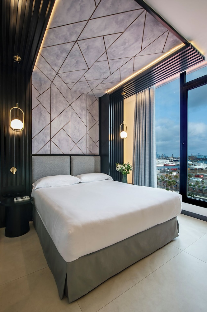 Hotel Puerto de La Luz by Pierre and Vacances — Hotel rooms in Las Palmas, Canary Islands