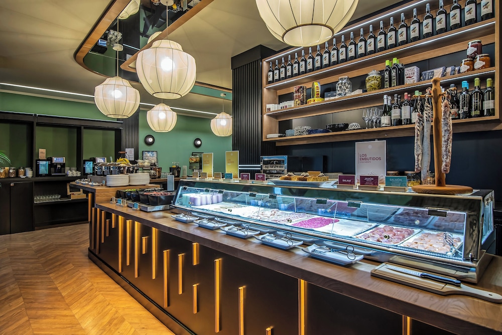 Hotel Puerto de La Luz by Pierre and Vacances — Restaurant & bars in Las Palmas, Canary Islands