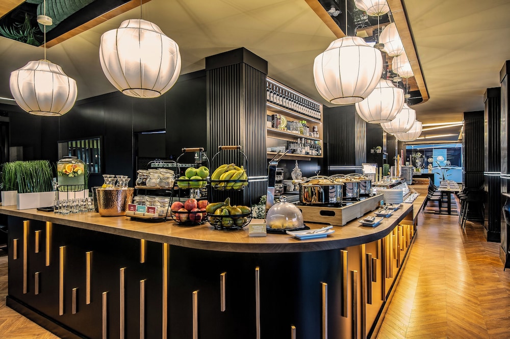 Hotel Puerto de La Luz by Pierre and Vacances — Restaurant & bars in Las Palmas, Canary Islands