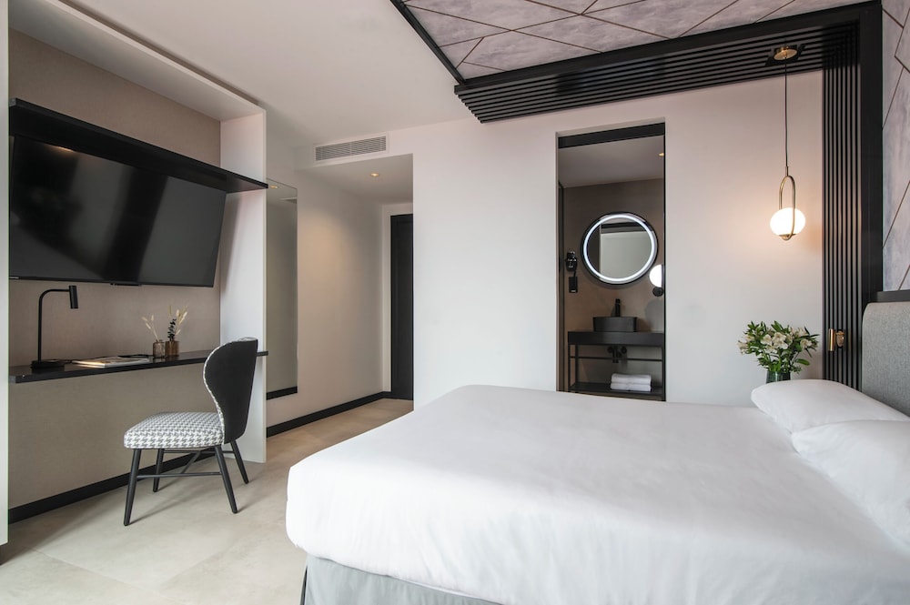 Hotel Puerto de La Luz by Pierre and Vacances — Hotel rooms in Las Palmas, Canary Islands
