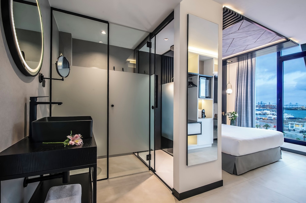 Hotel Puerto de La Luz by Pierre and Vacances — Hotel rooms in Las Palmas, Canary Islands