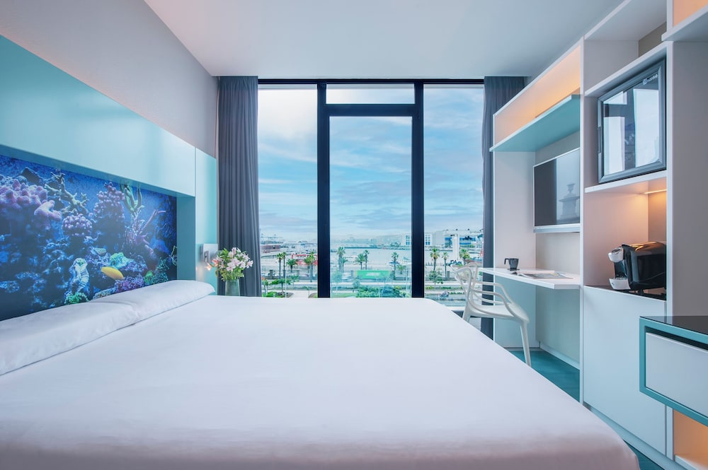 Hotel Puerto de La Luz by Pierre and Vacances — Hotel rooms in Las Palmas, Canary Islands