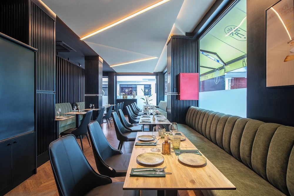 Hotel Puerto de La Luz by Pierre and Vacances — Restaurant & bars in Las Palmas, Canary Islands