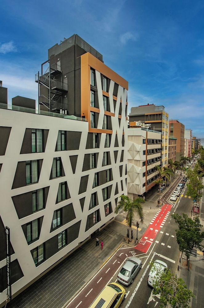 Hotel Puerto de La Luz by Pierre and Vacances — Hotel building in Las Palmas, Canary Islands