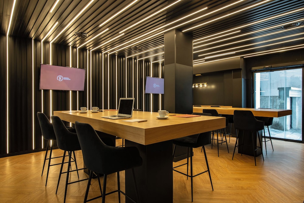 Hotel Puerto de La Luz by Pierre and Vacances — Restaurant & bars in Las Palmas, Canary Islands