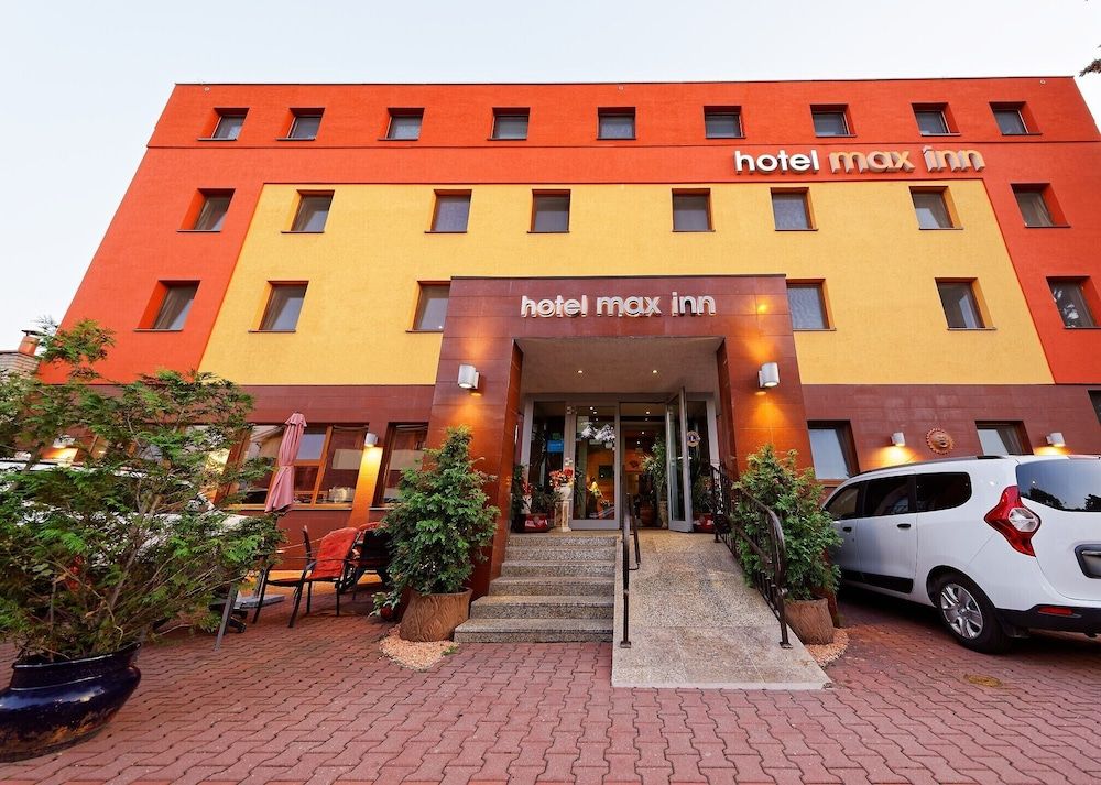 Max Inn Hotel