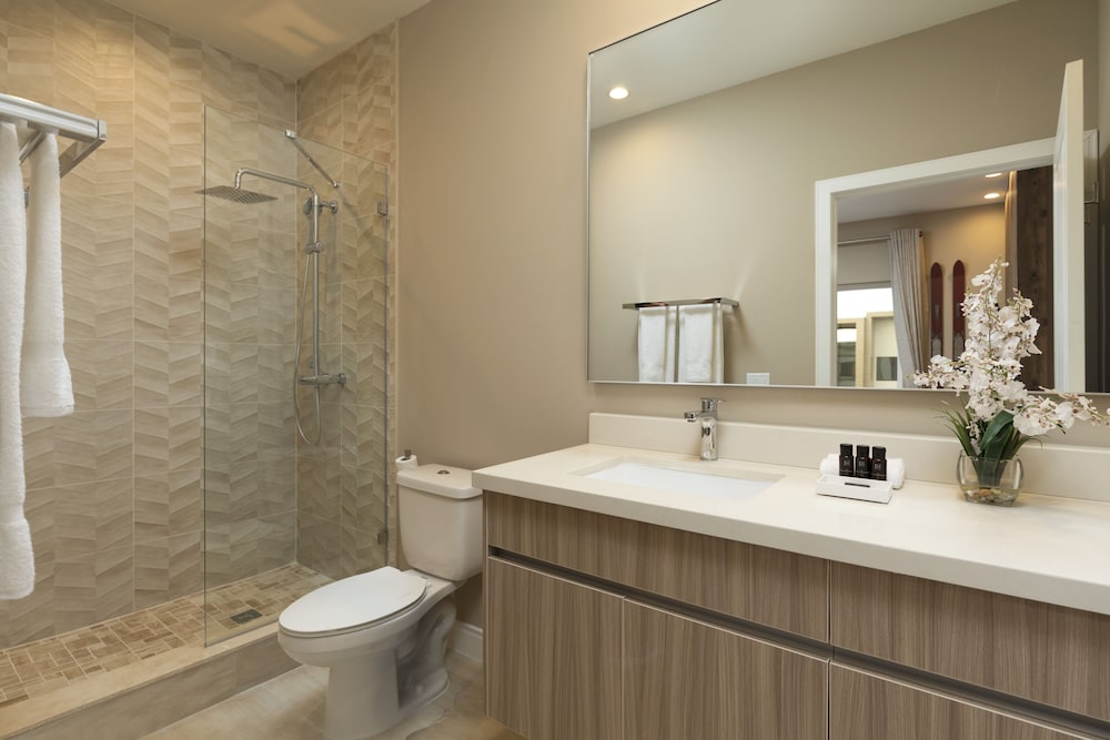 Magic Village Views Trademark Collection by Wyndham — Hotel rooms in Kissimmee, Florida