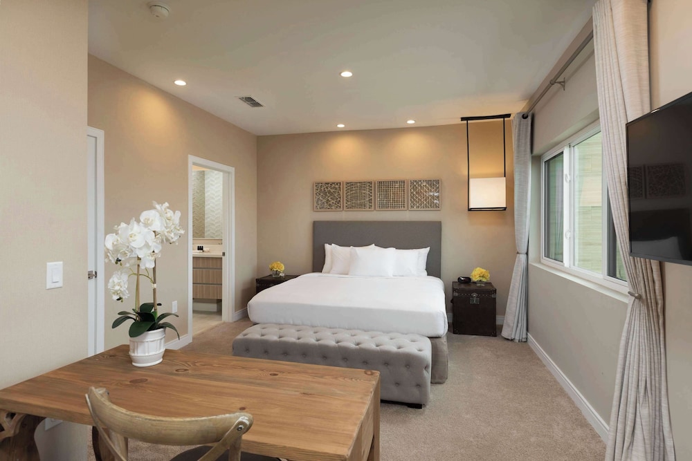 Magic Village Views Trademark Collection by Wyndham — Hotel rooms in Kissimmee, Florida