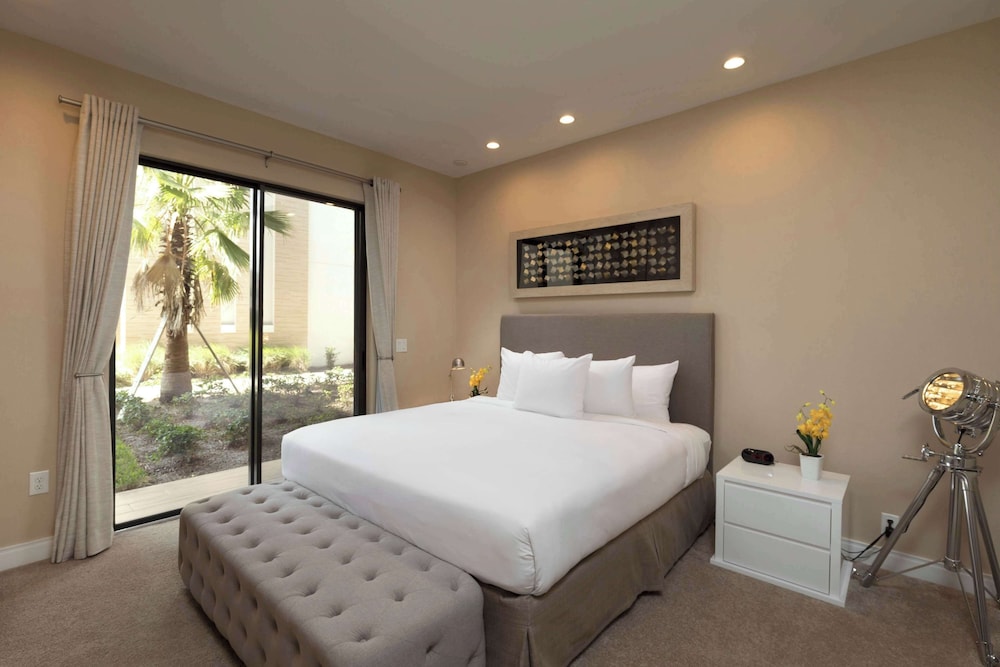 Magic Village Views Trademark Collection by Wyndham — Hotel rooms in Kissimmee, Florida