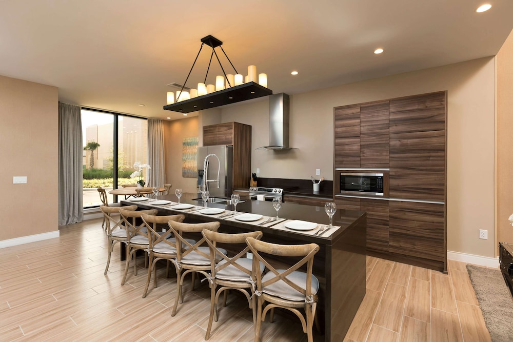 Magic Village Views Trademark Collection by Wyndham — Restaurant & bars in Kissimmee, Florida