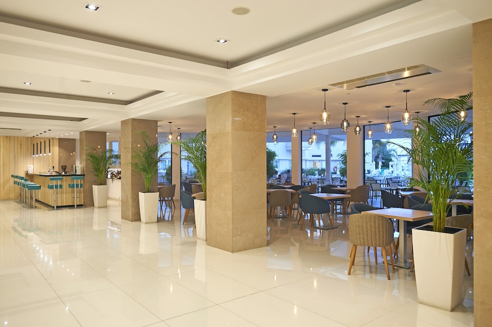 Sunrise Oasis Hotel & Waterpark — Restaurant & bars in Protaras, Famagusta Region