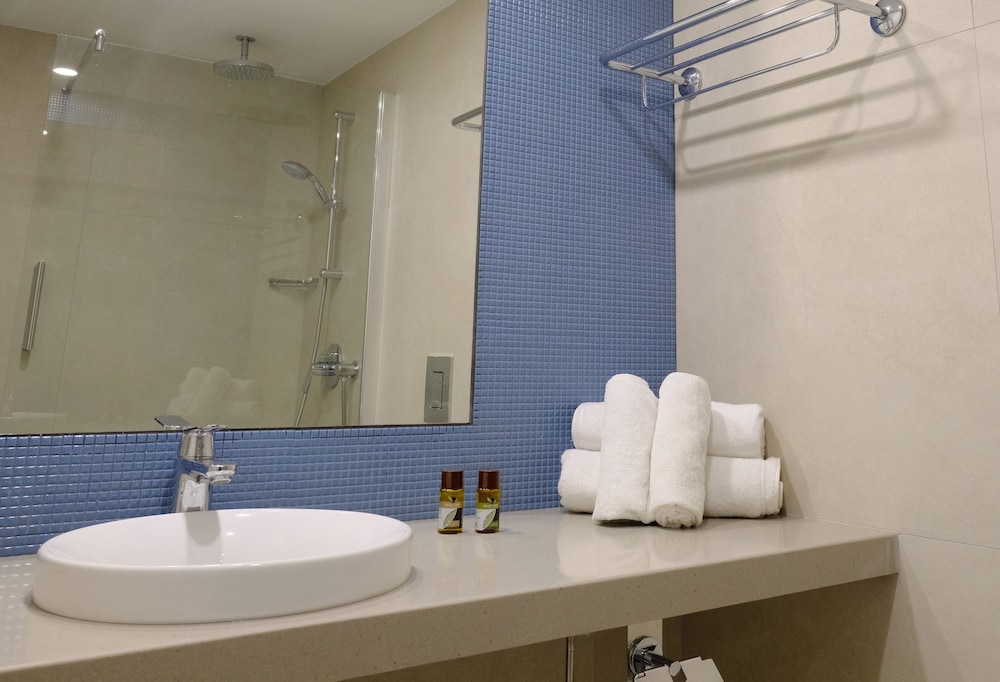 Sunrise Oasis Hotel & Waterpark — Hotel rooms in Protaras, Famagusta Region