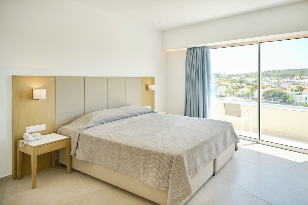 Sunrise Oasis Hotel & Waterpark — Hotel rooms in Protaras, Famagusta Region