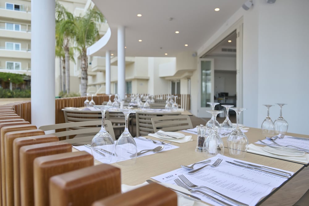 Sunrise Oasis Hotel & Waterpark — Restaurant & bars in Protaras, Famagusta Region