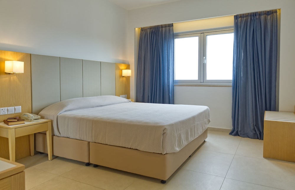 Sunrise Oasis Hotel & Waterpark — Hotel rooms in Protaras, Famagusta Region