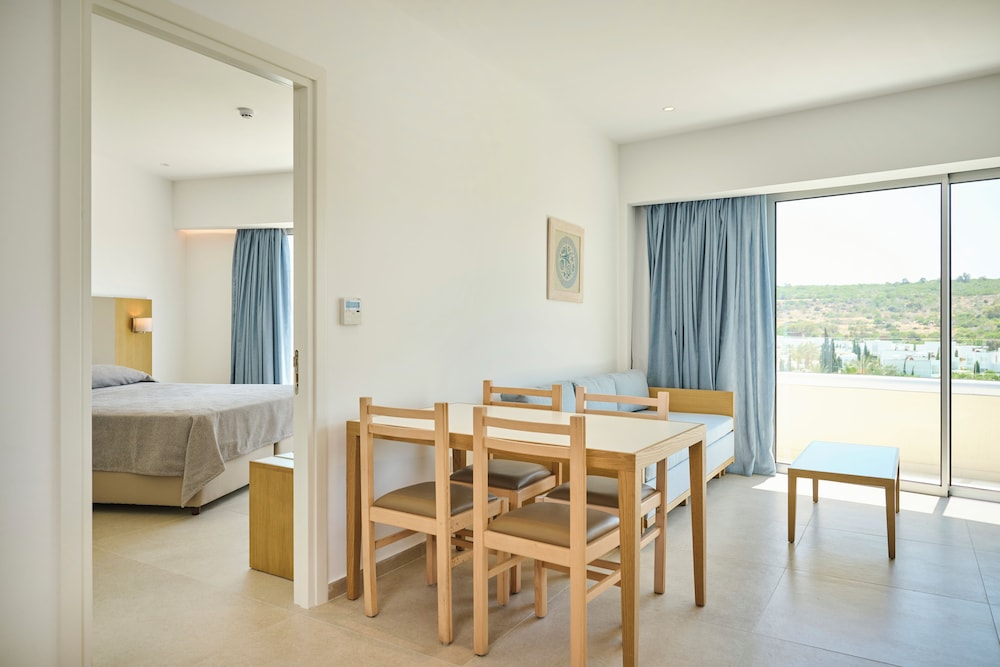 Sunrise Oasis Hotel & Waterpark — Hotel rooms in Protaras, Famagusta Region