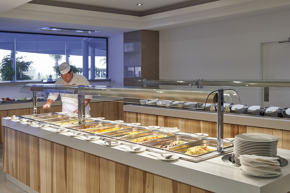 Sunrise Oasis Hotel & Waterpark — Restaurant & bars in Protaras, Famagusta Region