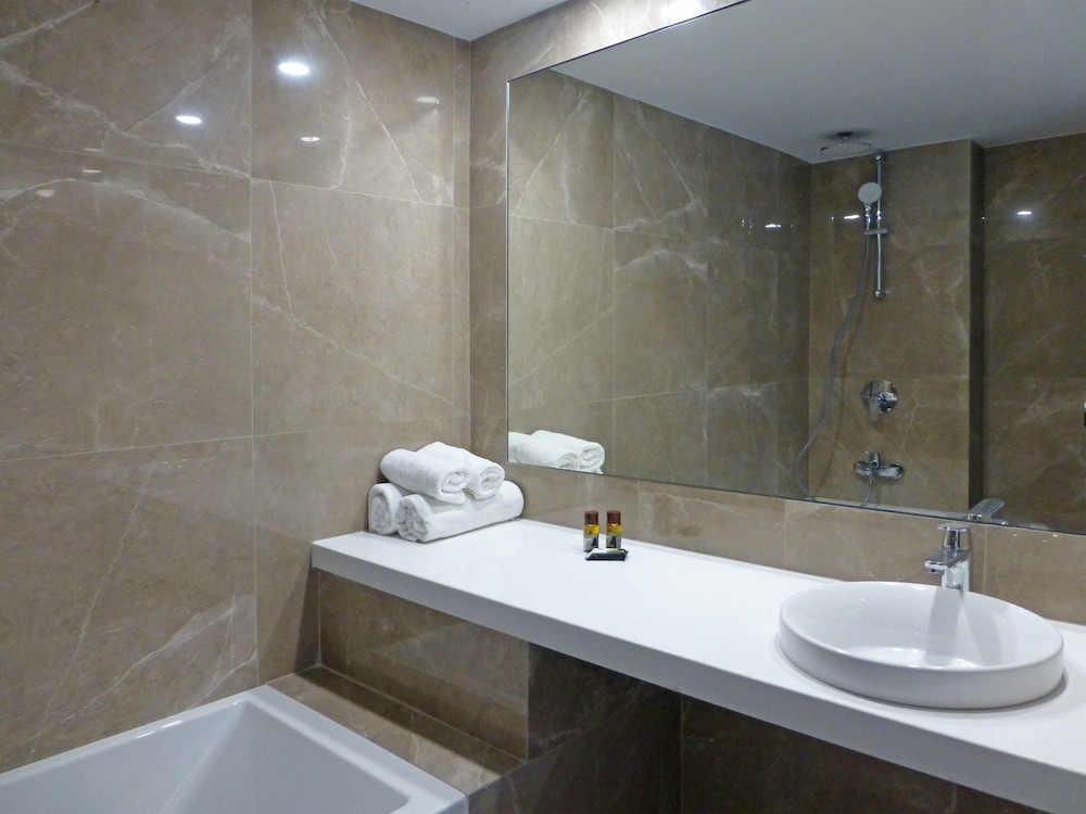 Sunrise Oasis Hotel & Waterpark — Hotel rooms in Protaras, Famagusta Region