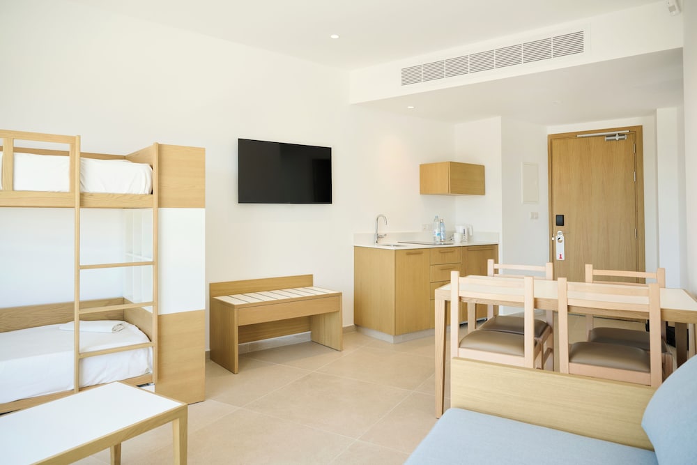 Sunrise Oasis Hotel & Waterpark — Hotel rooms in Protaras, Famagusta Region