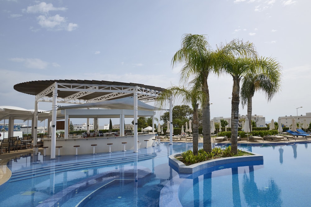 Sunrise Oasis Hotel & Waterpark — Swimming pool in Protaras, Famagusta Region