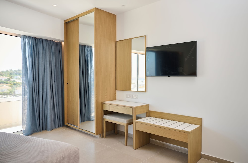 Sunrise Oasis Hotel & Waterpark — Hotel rooms in Protaras, Famagusta Region