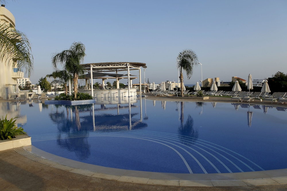 Sunrise Oasis Hotel & Waterpark — Swimming pool in Protaras, Famagusta Region