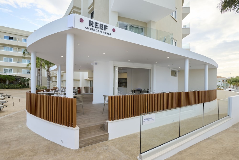 Sunrise Oasis Hotel & Waterpark — Restaurant & bars in Protaras, Famagusta Region